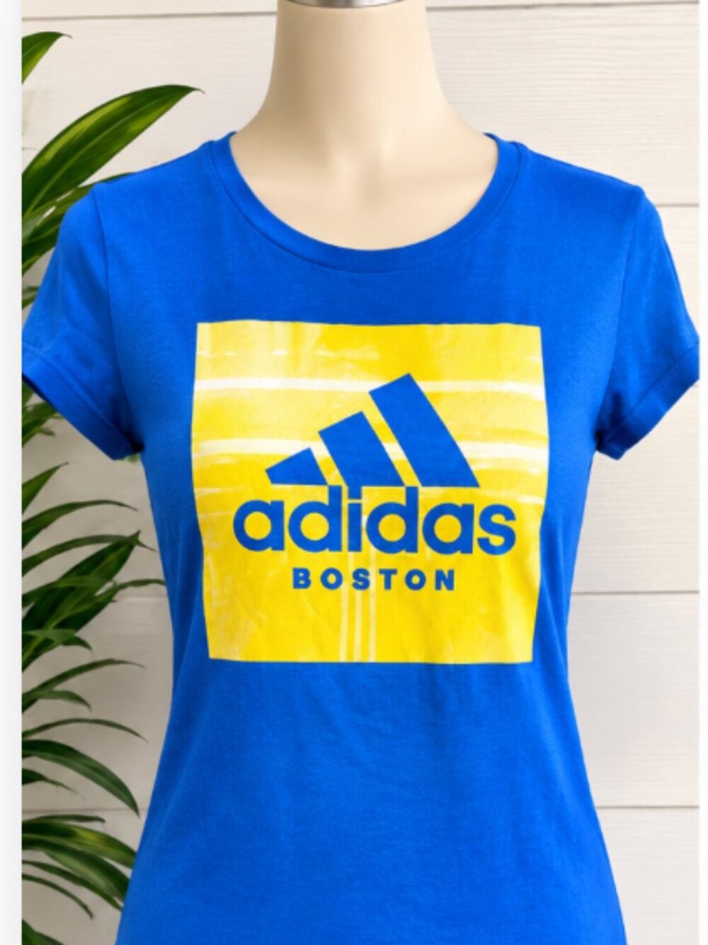 ADIDAS Boston Marathon 2017 Women’s Graphic T-Shirt Blue NWT